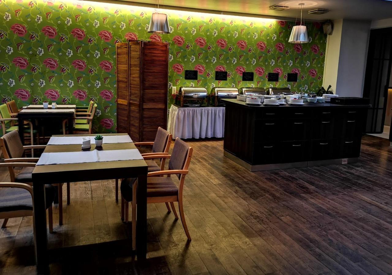 Amrita Hotel เลียปาญา ภายนอก รูปภาพ